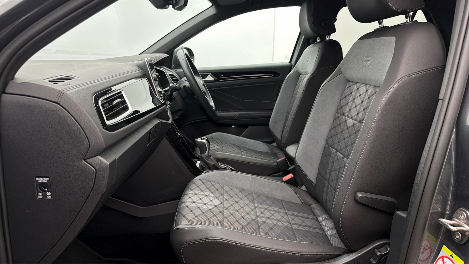 Used Volkswagen T-Roc 2024 for sale - 78024621: Photo 13