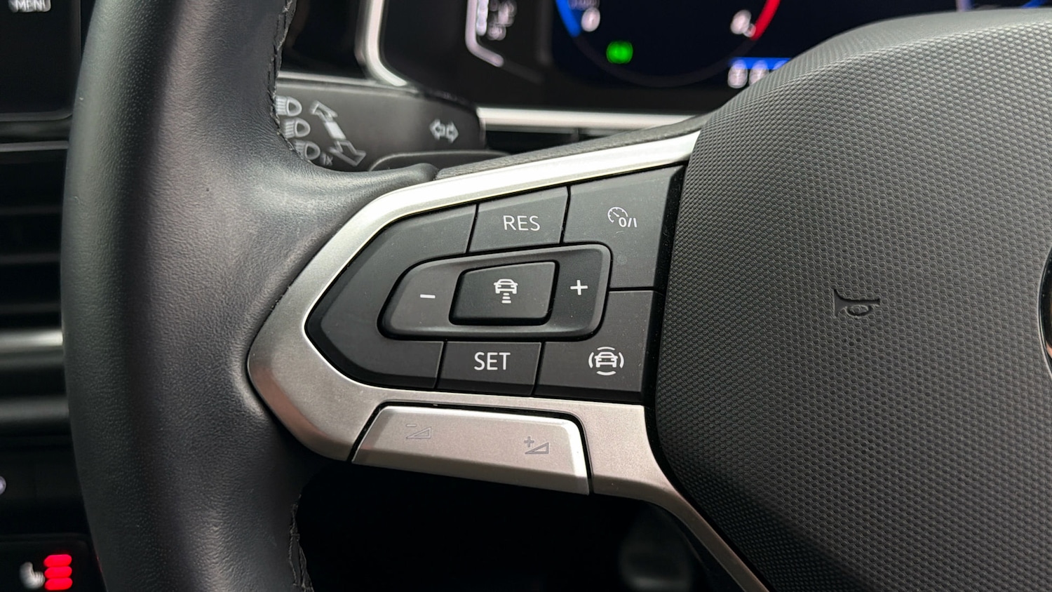 Used Volkswagen T-Roc 2024 for sale - 78024621: Photo 23