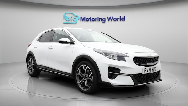 Used Kia XCeed 2022 for sale - 76152083: Photo 2