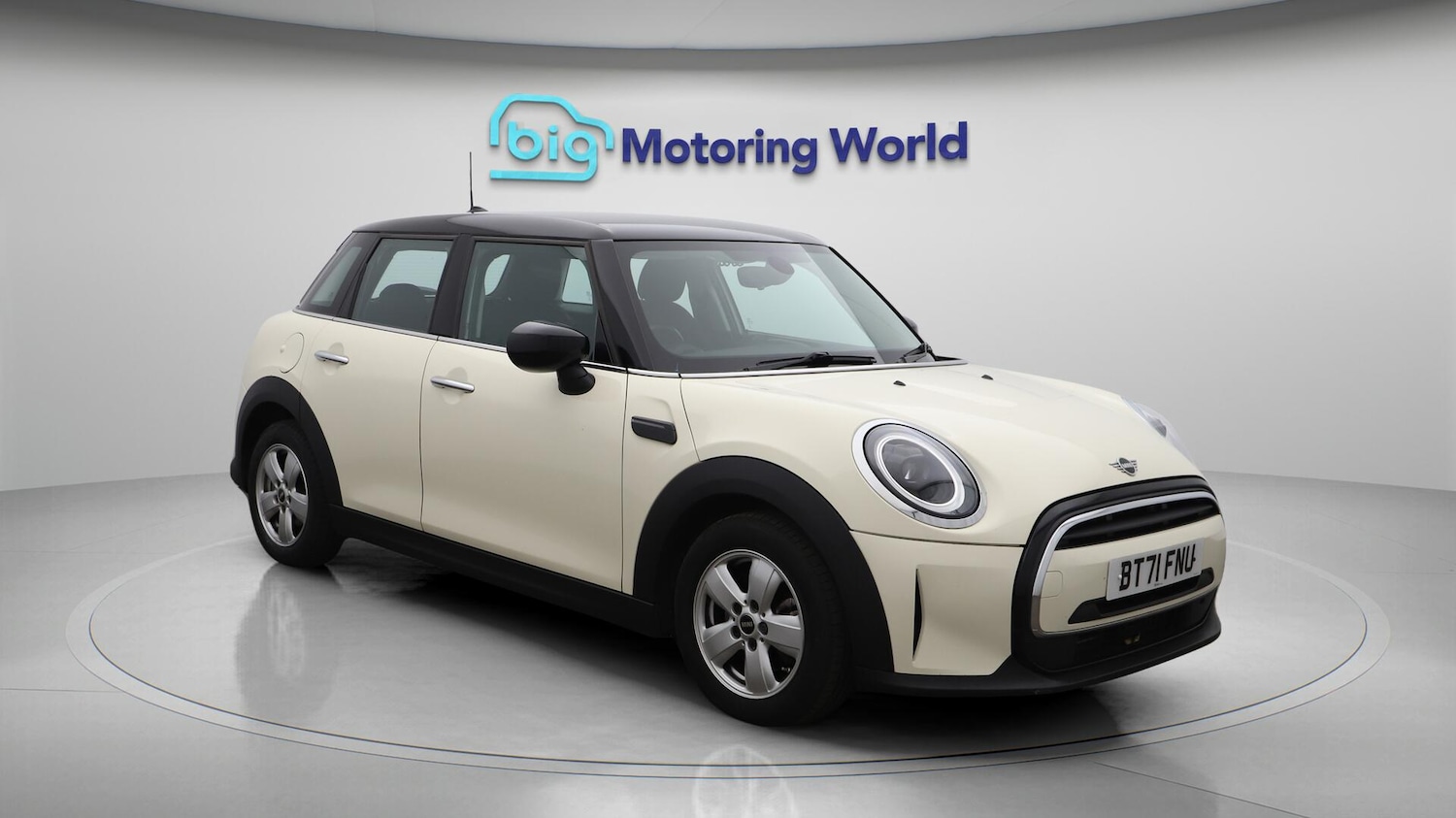 Used MINI Hatch 2022 for sale - 76715411: Photo 2