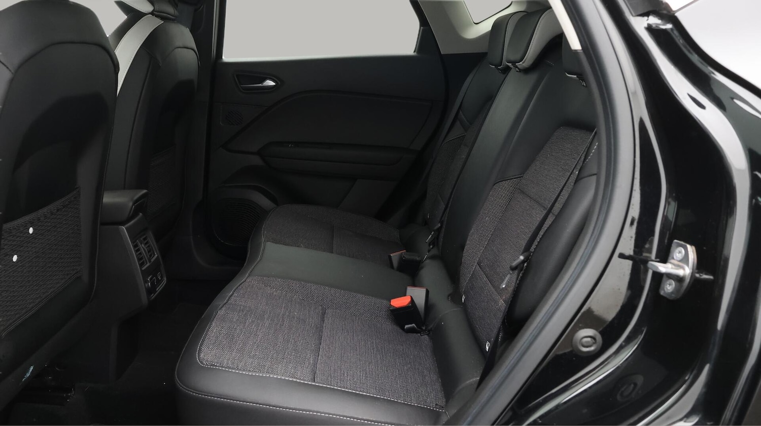 Used Renault Captur 2023 for sale - 76632882: Photo 17