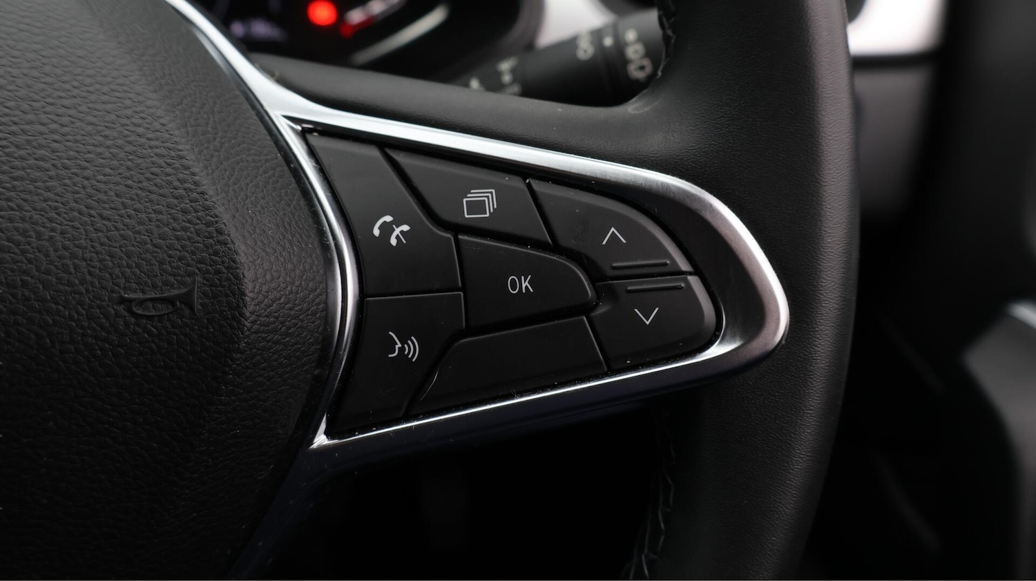 Used Renault Captur 2023 for sale - 76632882: Photo 24