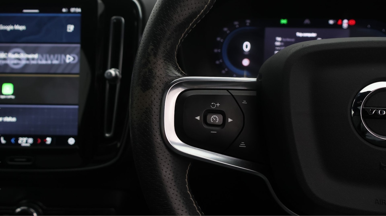 Used Volvo XC40 2021 for sale - 77833991: Photo 25