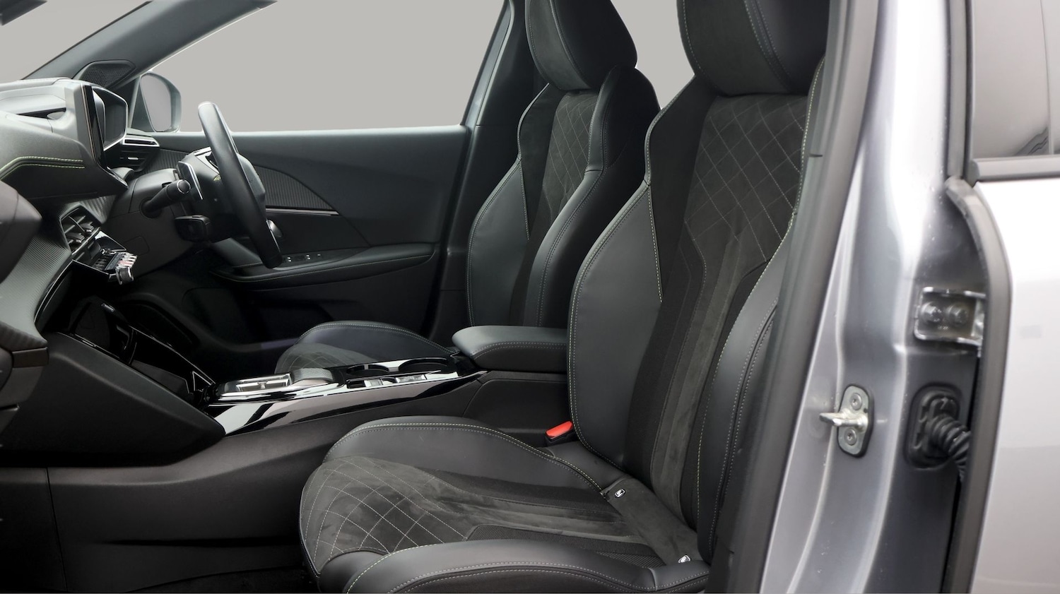 Used Peugeot 2008 2022 for sale - 77649929: Photo 14