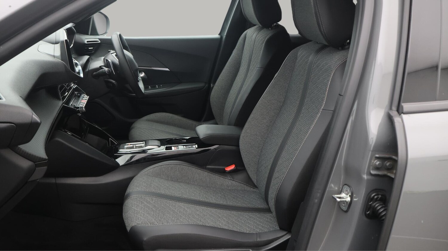 Used Peugeot 2008 2024 for sale - 76336984: Photo 15