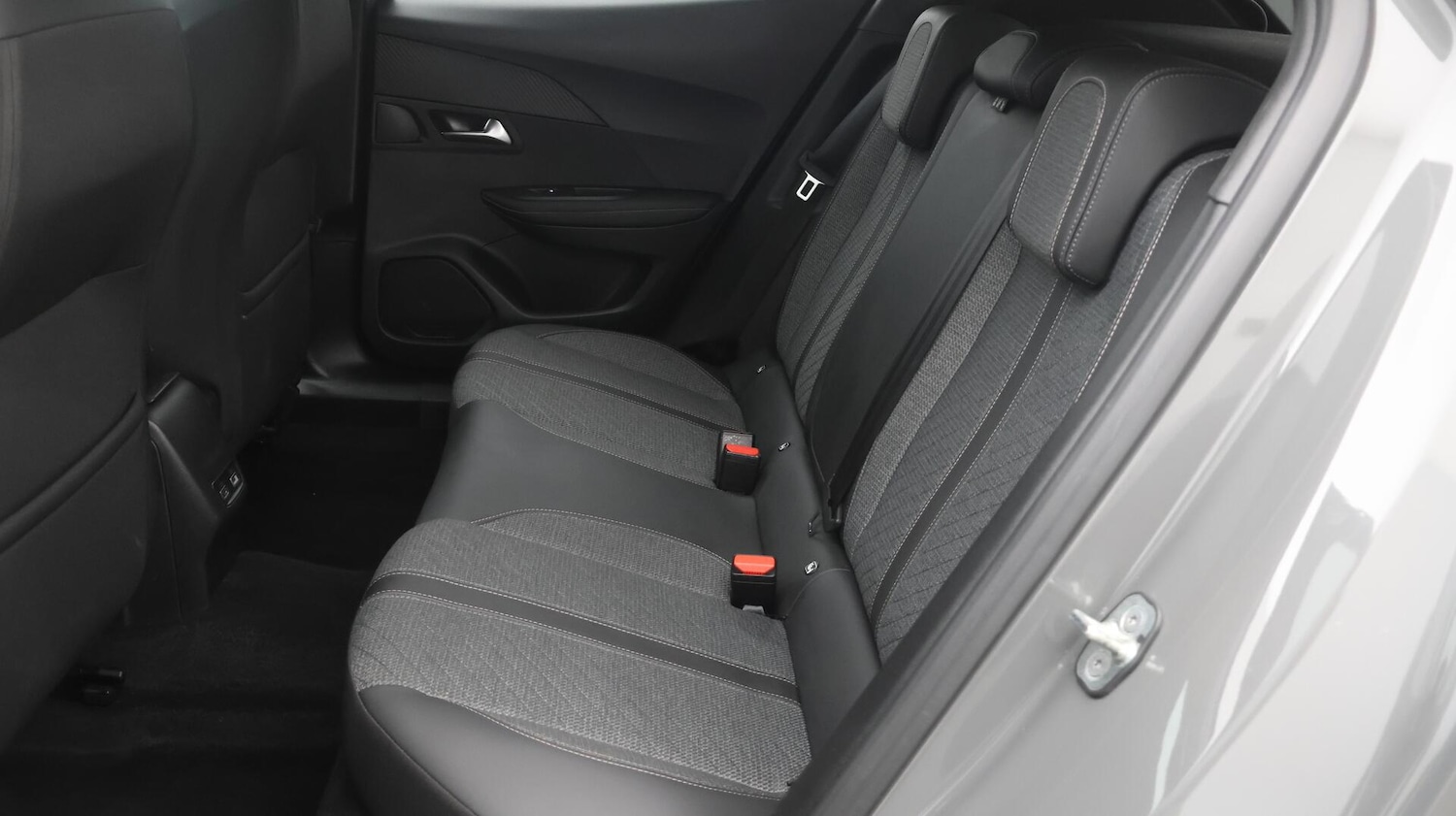 Used Peugeot 2008 2024 for sale - 76336984: Photo 17