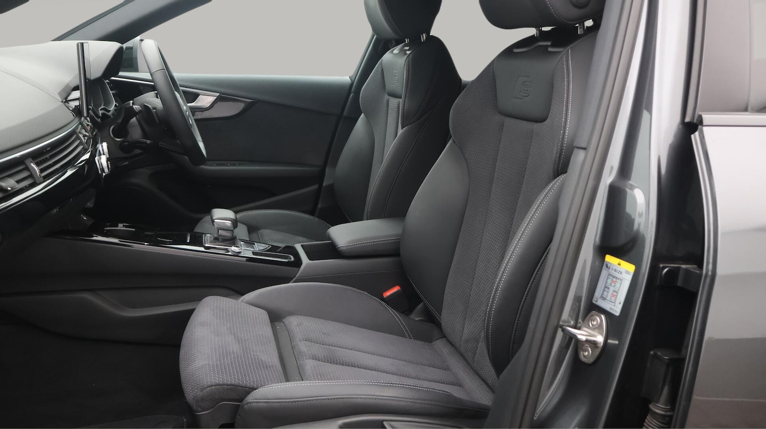 Used Audi A4 2023 for sale - 76325942: Photo 15