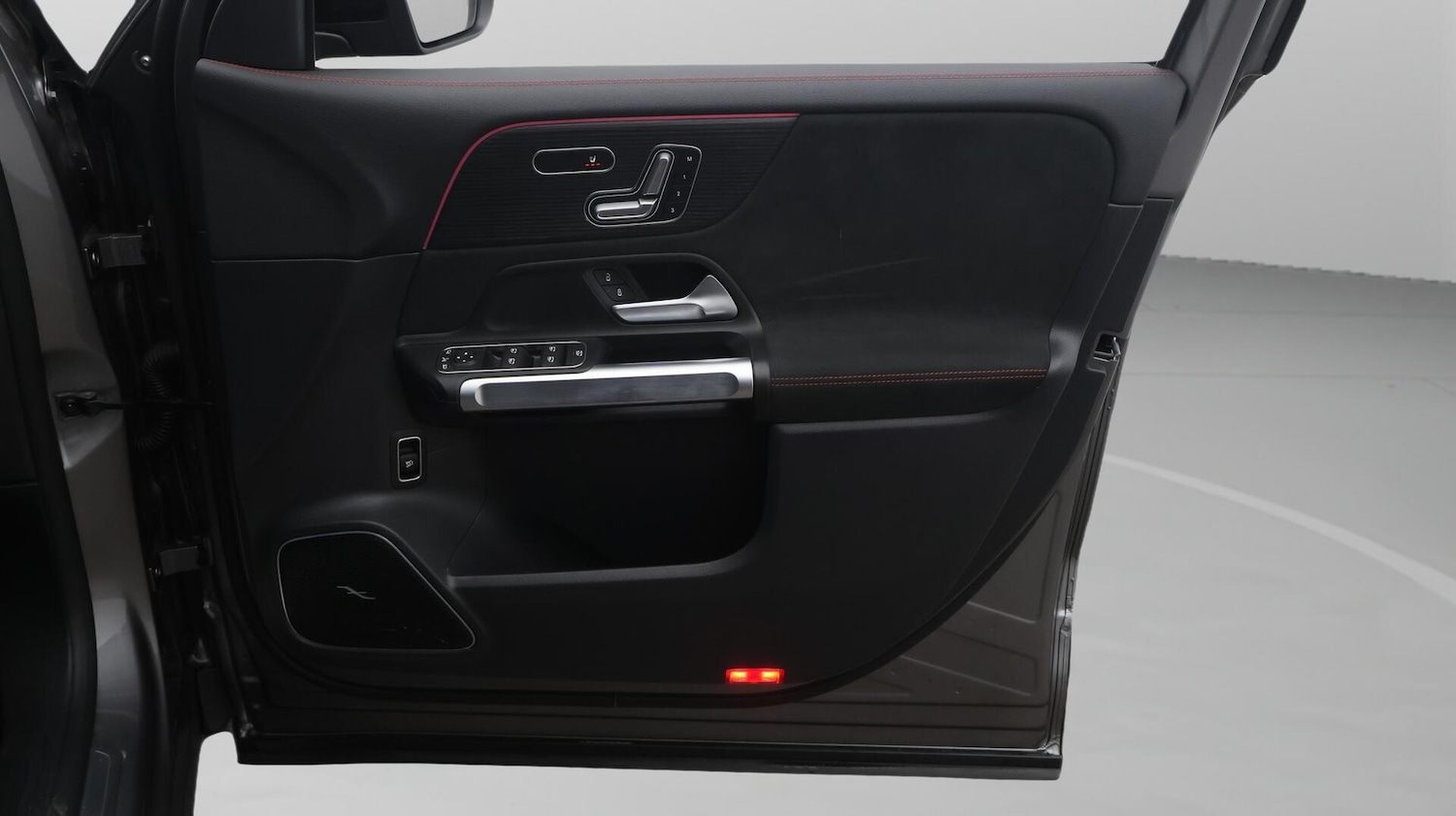 Used Mercedes-Benz EQB 2024 for sale - 76714608: Photo 16