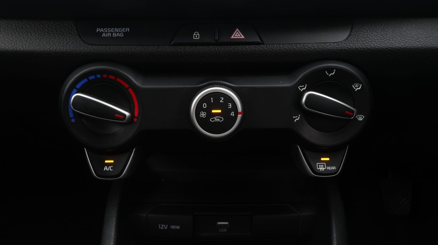 Used Kia Stonic 2022 for sale - 77747543: Photo 12