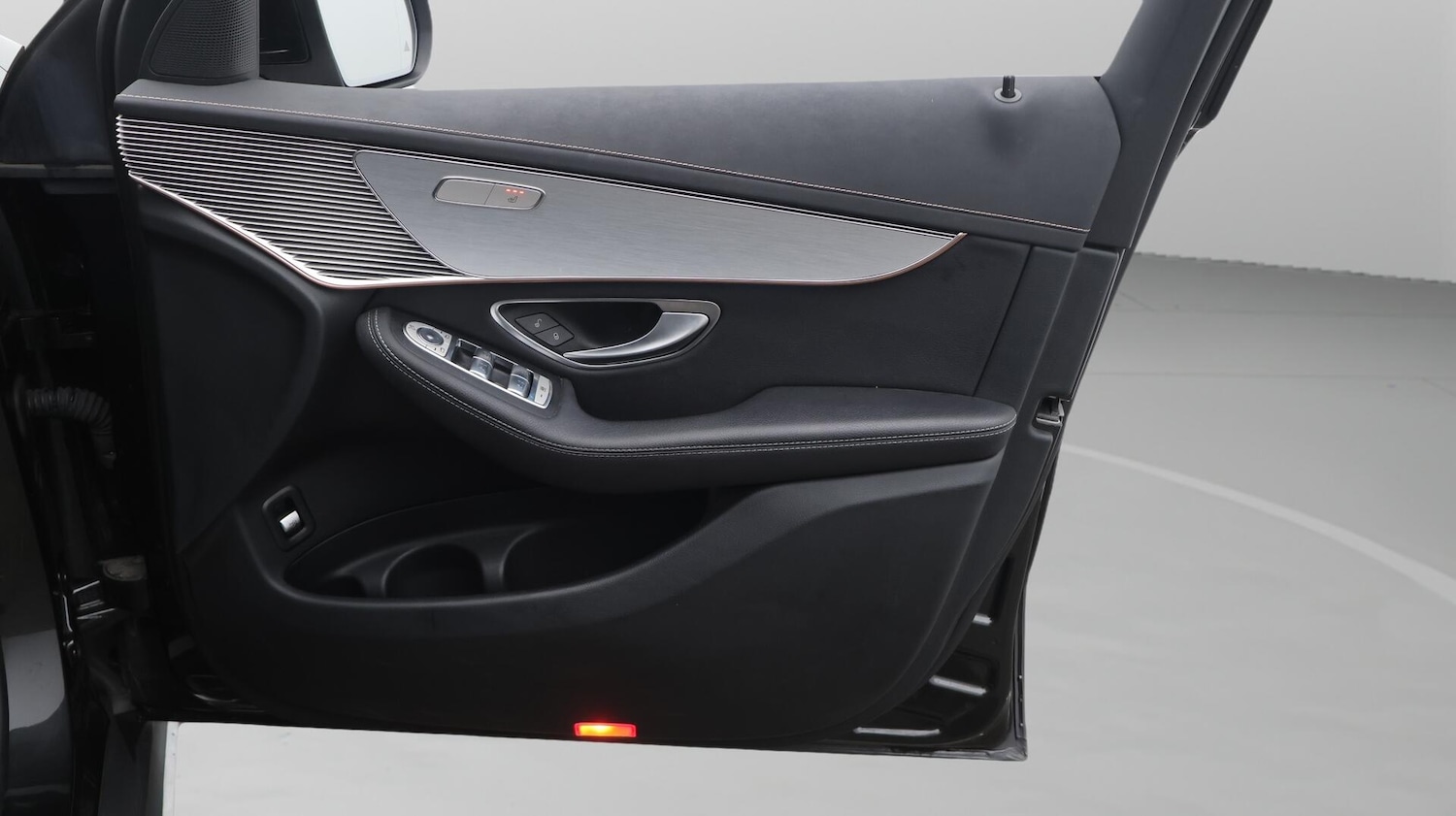 Used Mercedes-Benz EQC 2021 for sale - 76620315: Photo 16