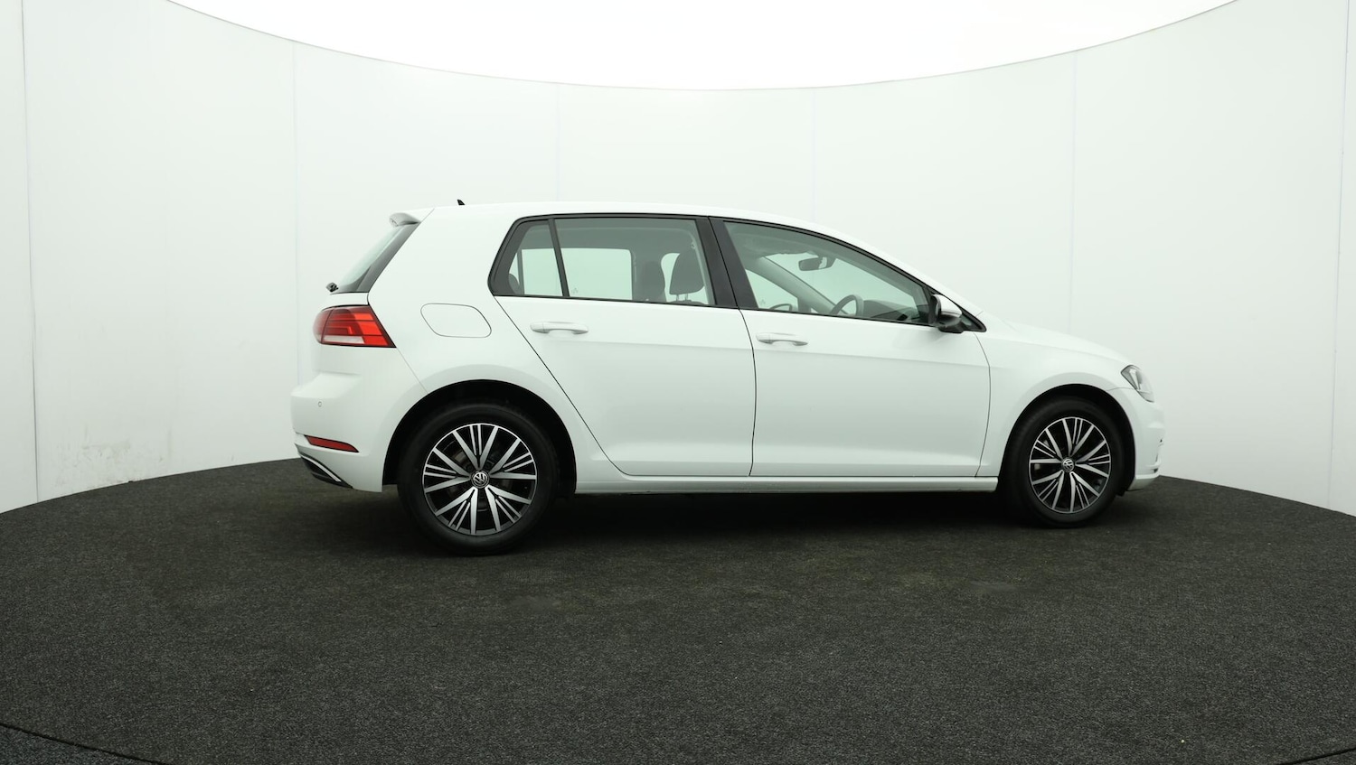Used Volkswagen Golf 2018 for sale - 76645328: Photo 41