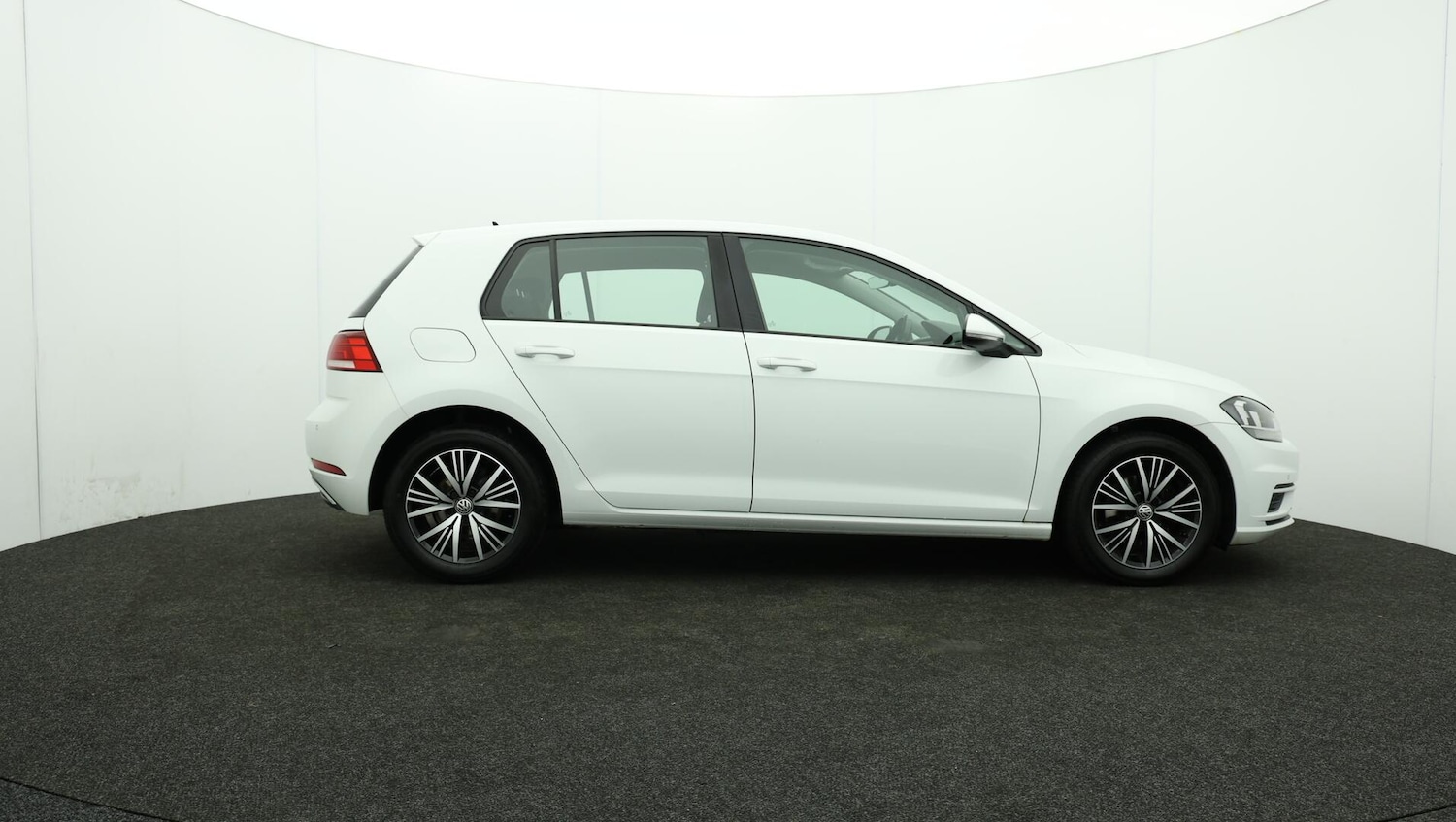 Used Volkswagen Golf 2018 for sale - 76645328: Photo 43