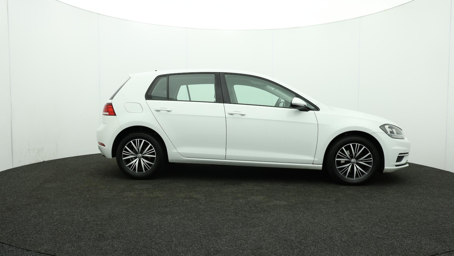 Used Volkswagen Golf 2018 for sale - 76645328: Photo 44