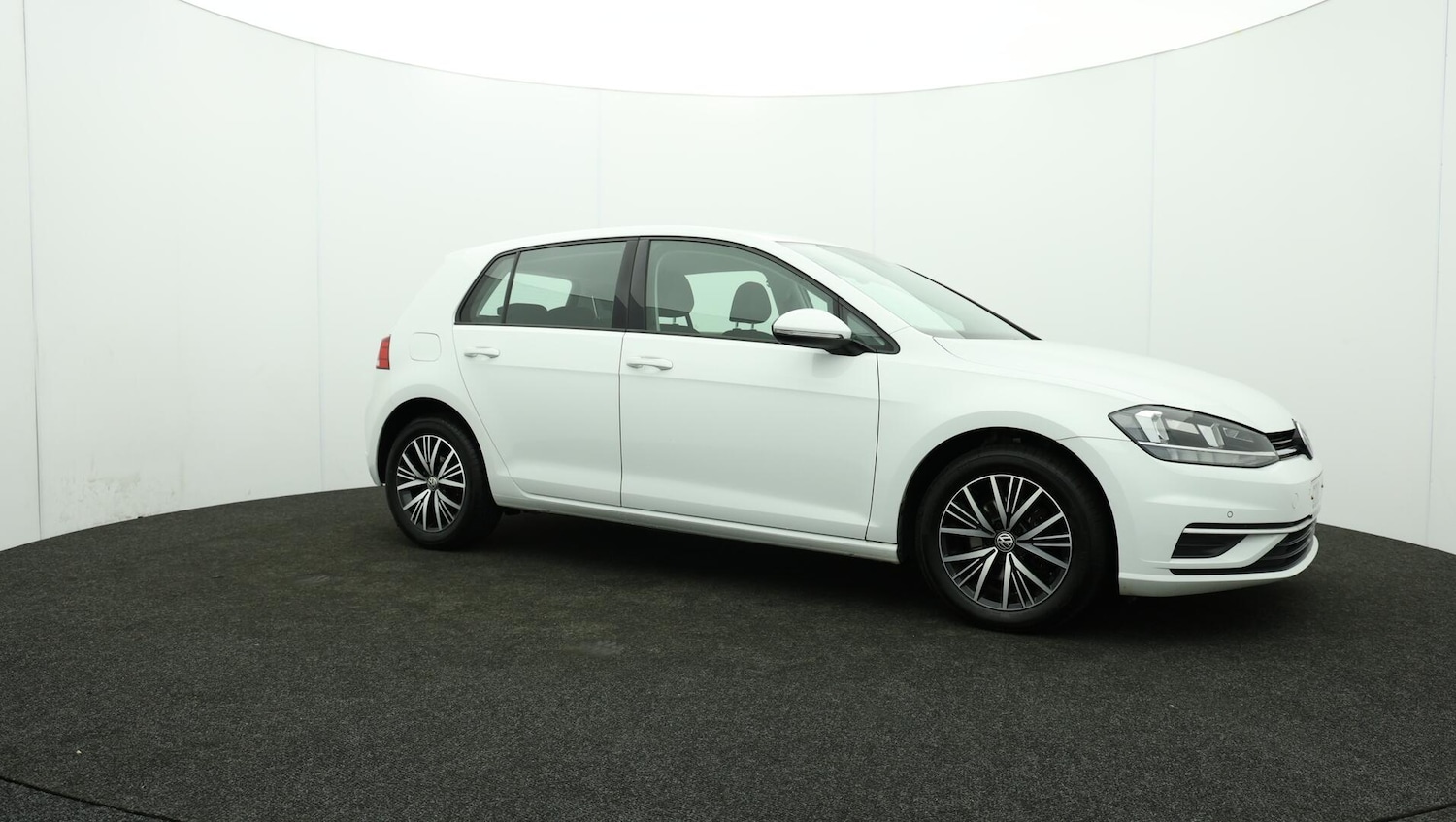 Used Volkswagen Golf 2018 for sale - 76645328: Photo 49