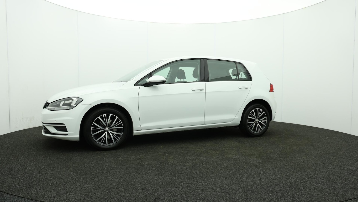Used Volkswagen Golf 2018 for sale - 76645328: Photo 68