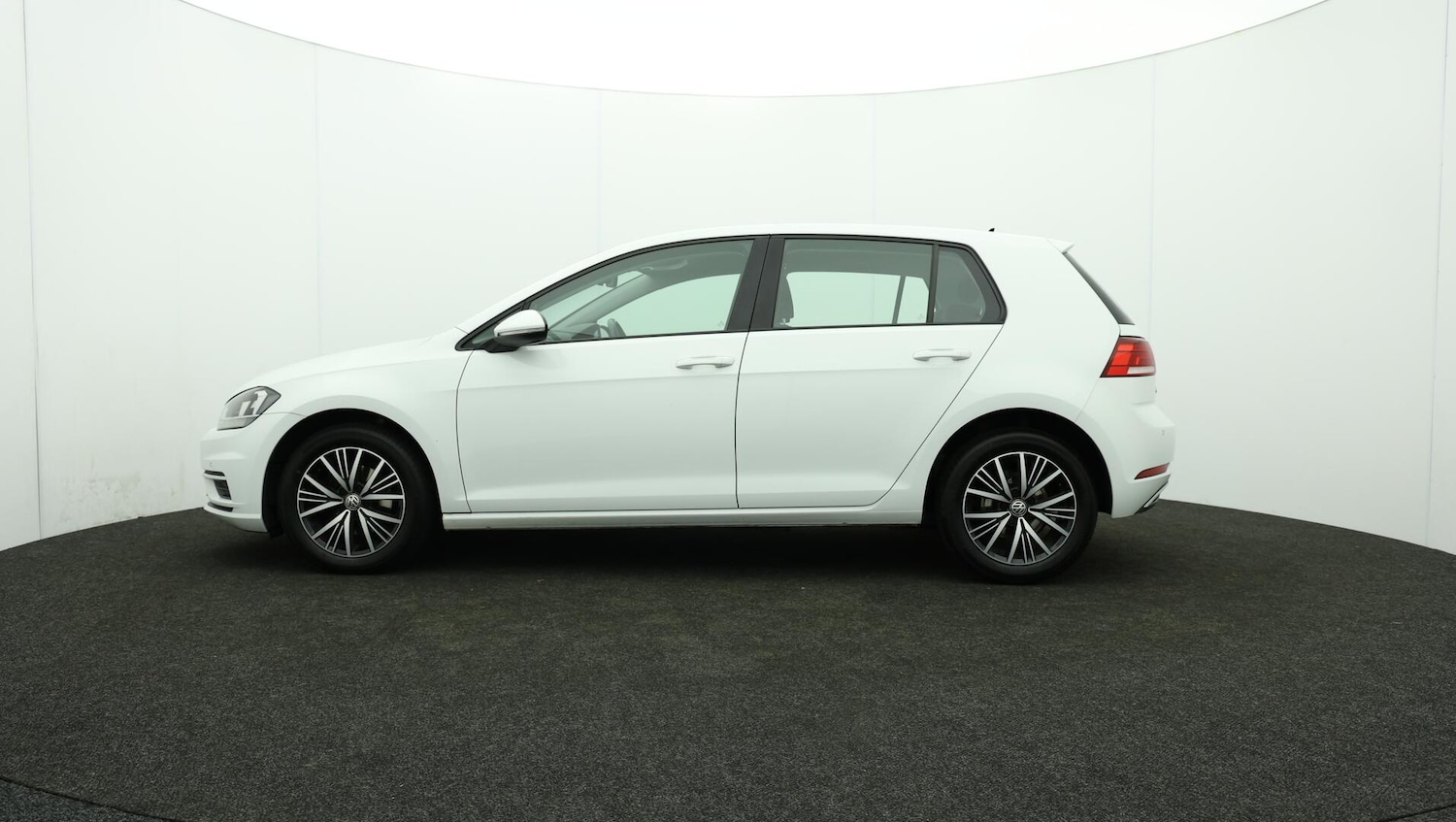Used Volkswagen Golf 2018 for sale - 76645328: Photo 73