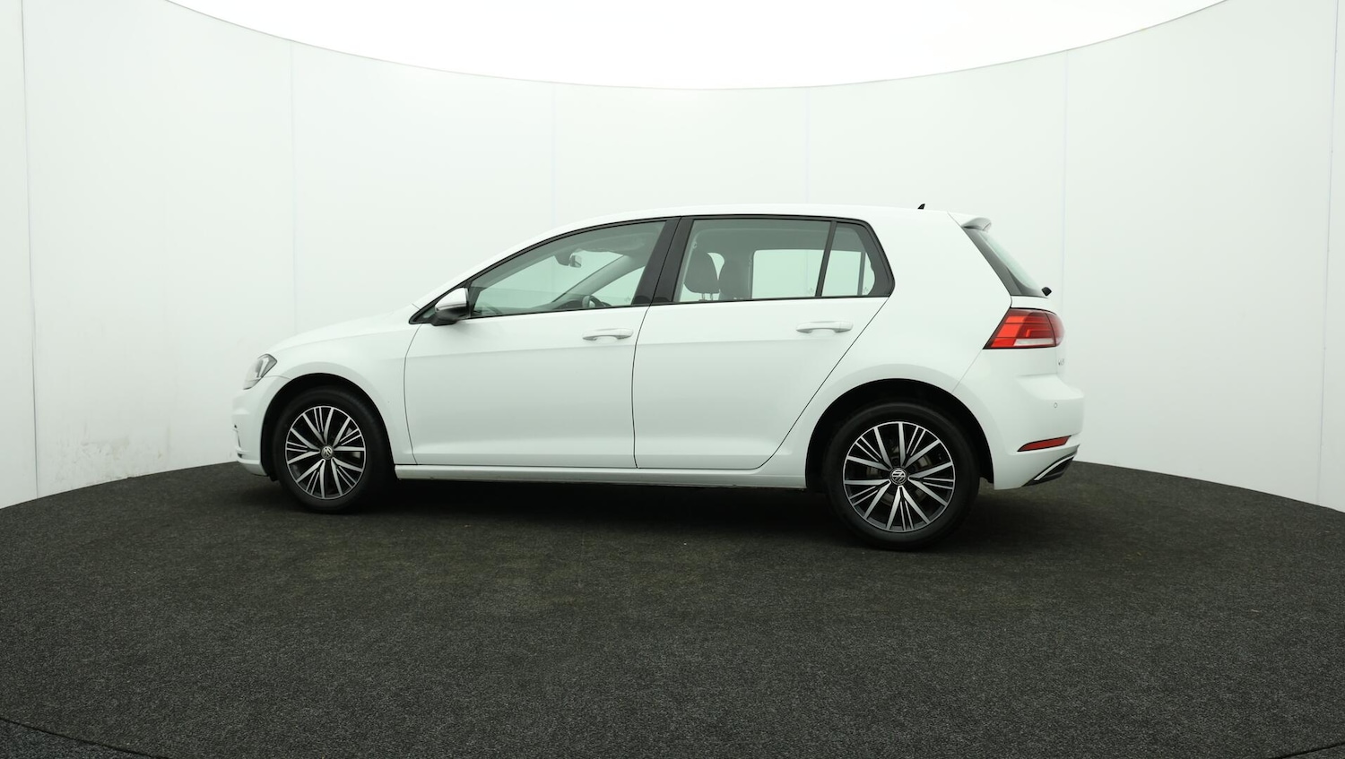 Used Volkswagen Golf 2018 for sale - 76645328: Photo 75