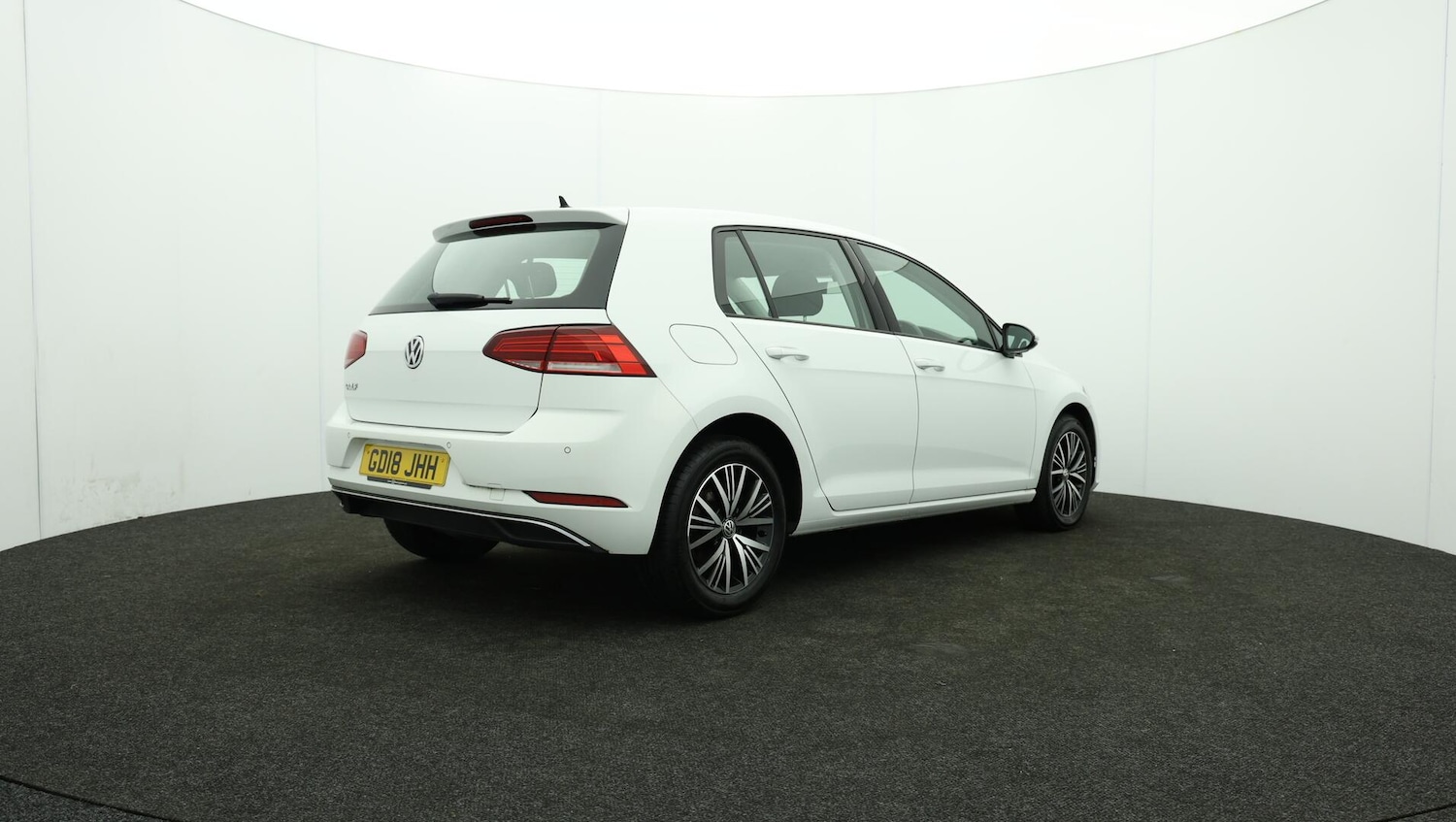 Used Volkswagen Golf 2018 for sale - 76645328: Photo 87