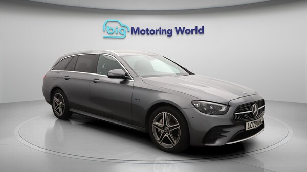 Used Mercedes-Benz E Class 2020 for sale - 76201377: Photo 2