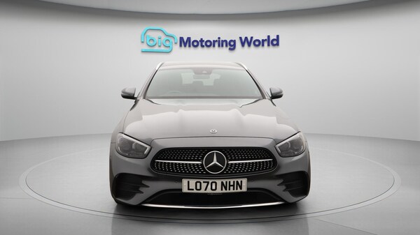 Used Mercedes-Benz E Class 2020 for sale - 76201377: Photo 3