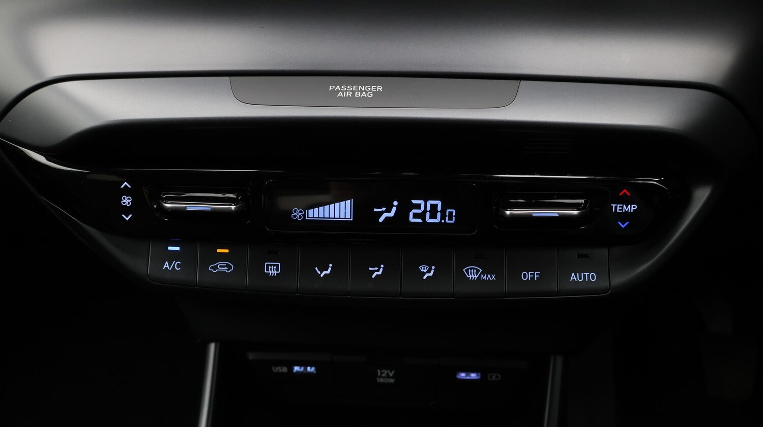 Used Hyundai i20 2023 for sale - 77618739: Photo 12