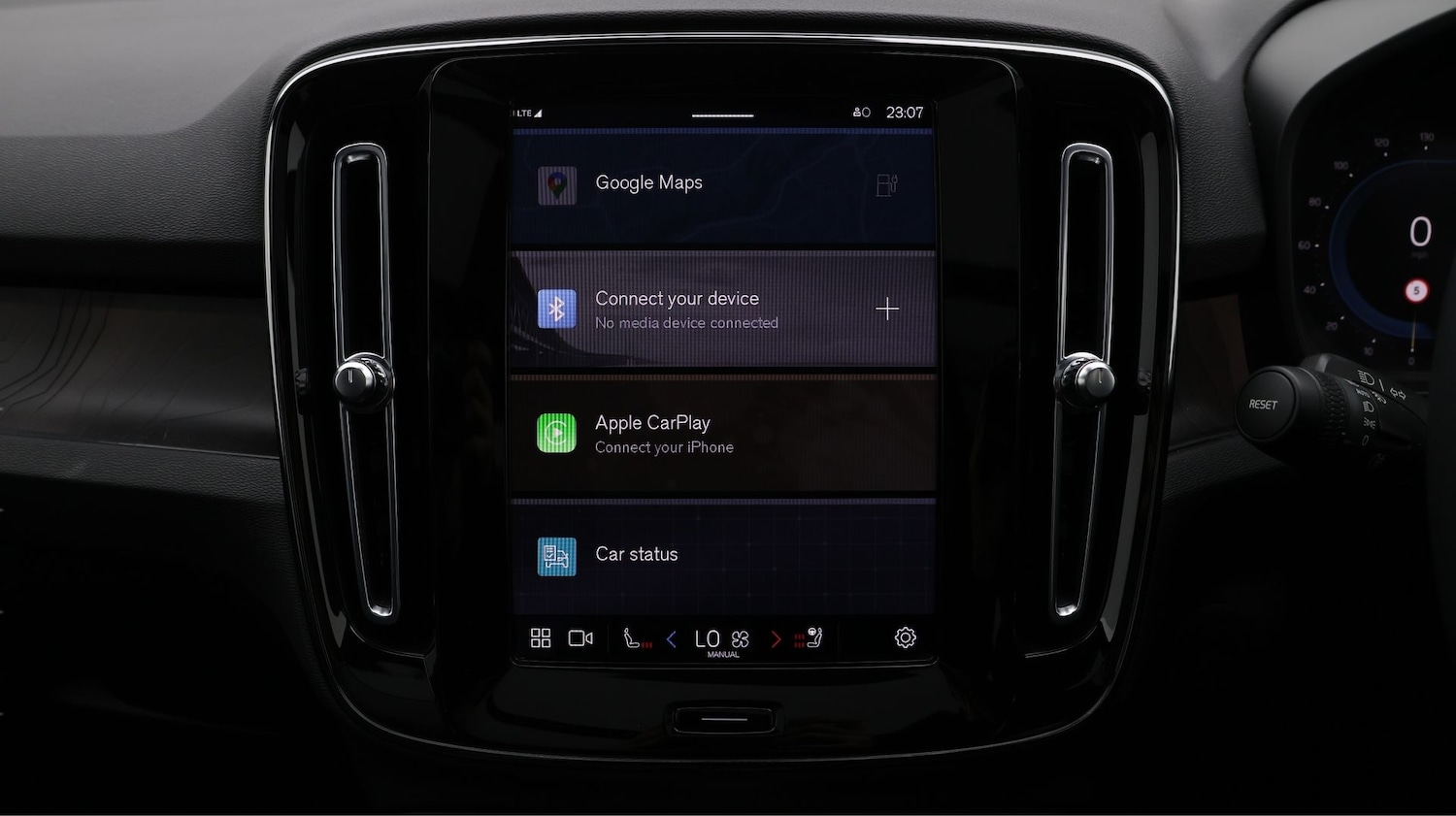 Used Volvo XC40 2023 for sale - 77349776: Photo 11