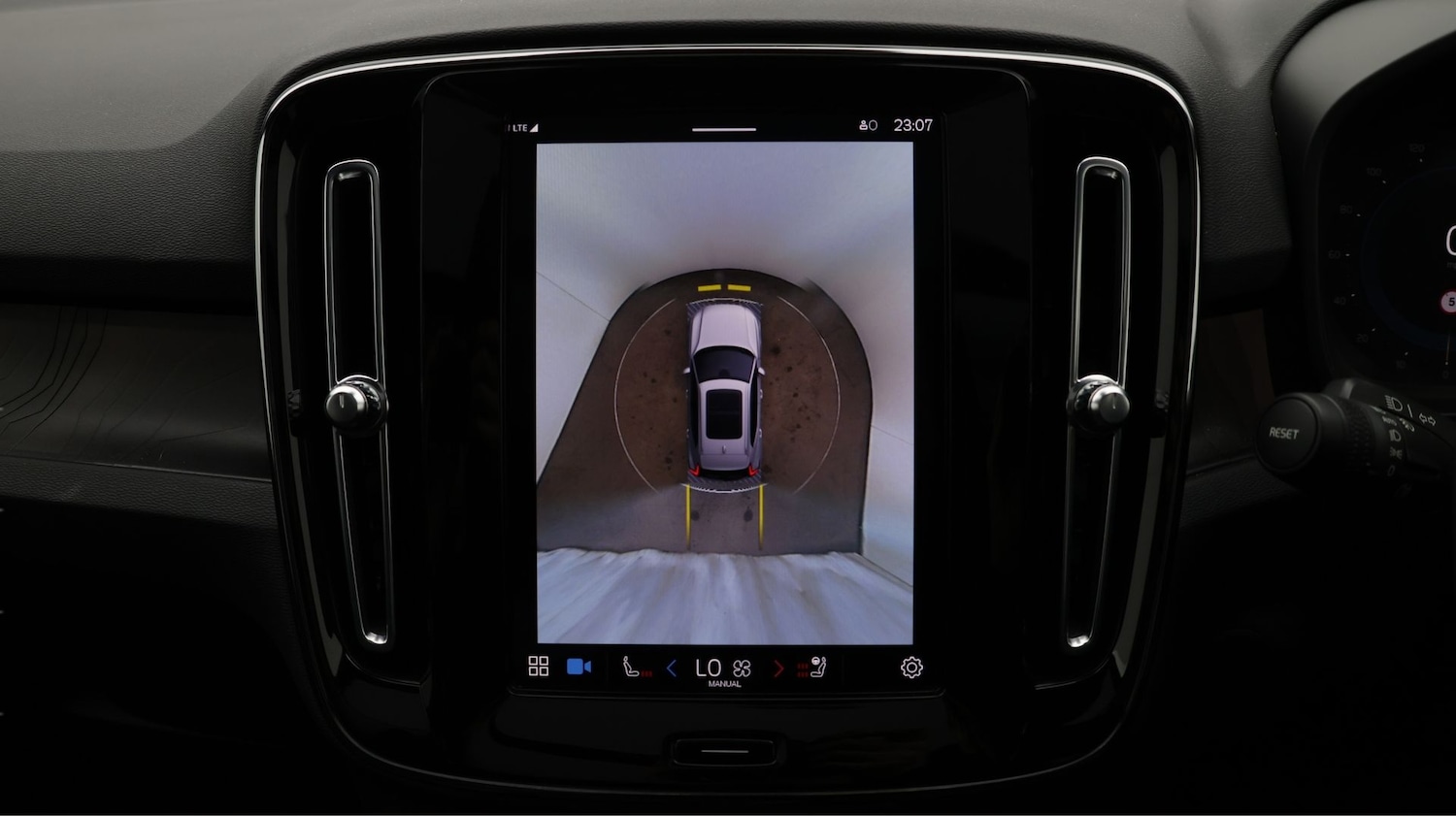 Used Volvo XC40 2023 for sale - 77349776: Photo 26