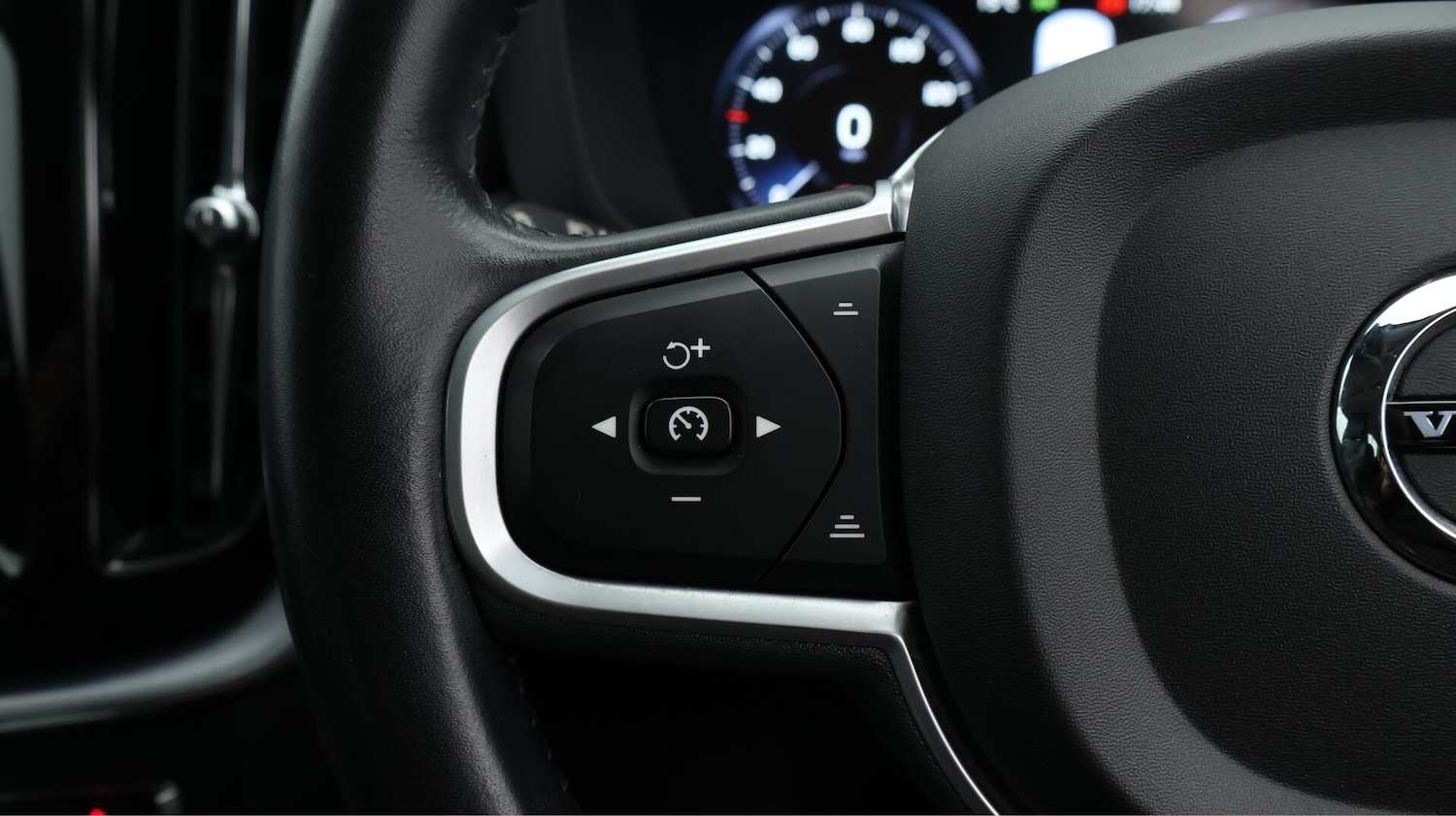 Used Volvo XC60 2018 for sale - 76432781: Photo 23