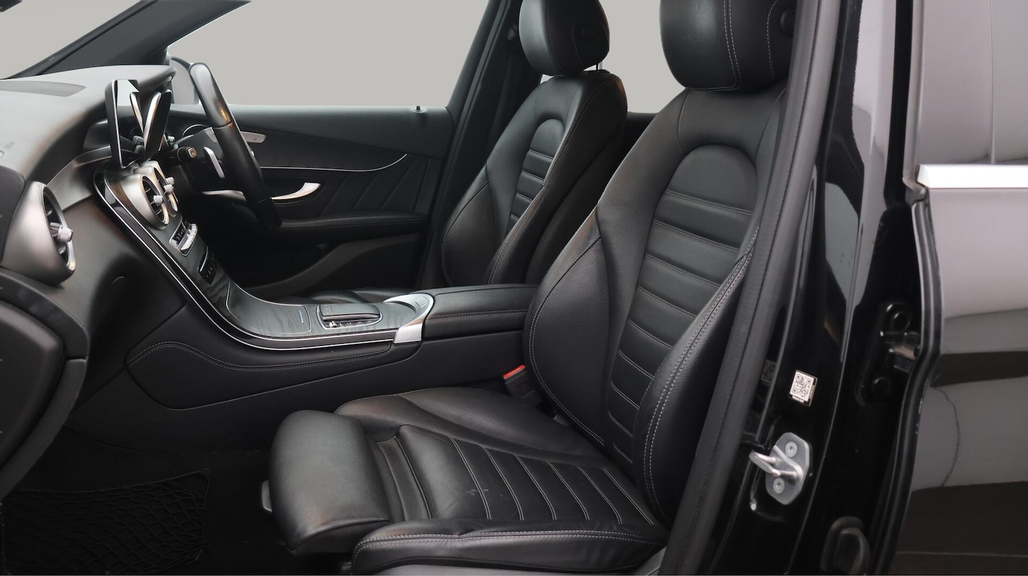 Used Mercedes-Benz GLC 2020 for sale - 76549729: Photo 15