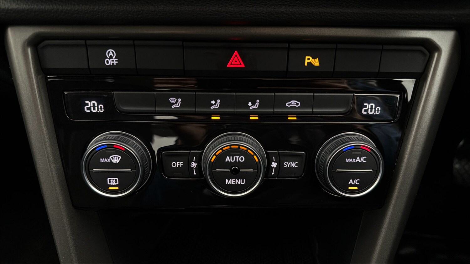 Used Volkswagen T-Roc for sale - 77917455: Photo 11