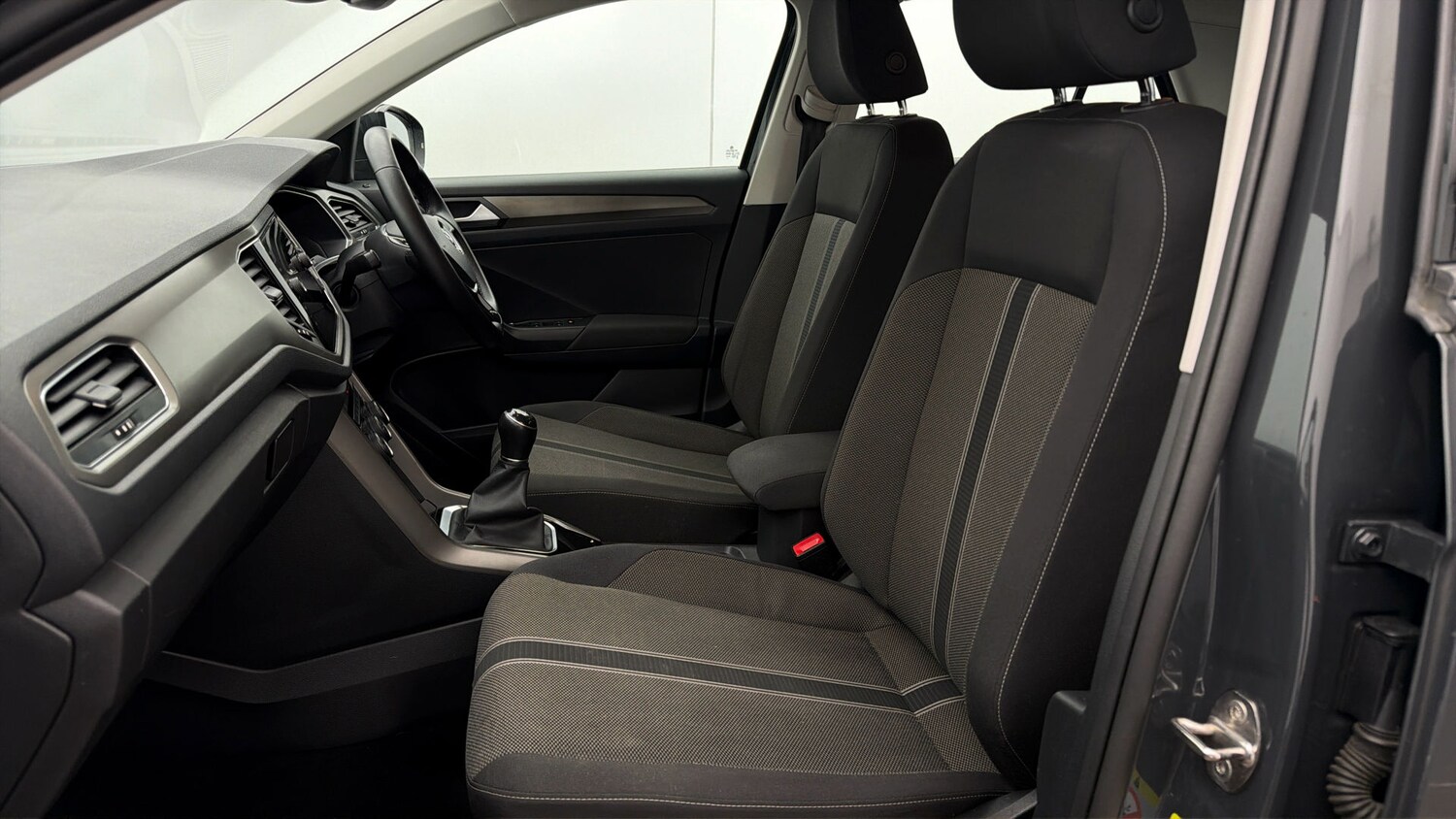 Used Volkswagen T-Roc for sale - 77917455: Photo 13