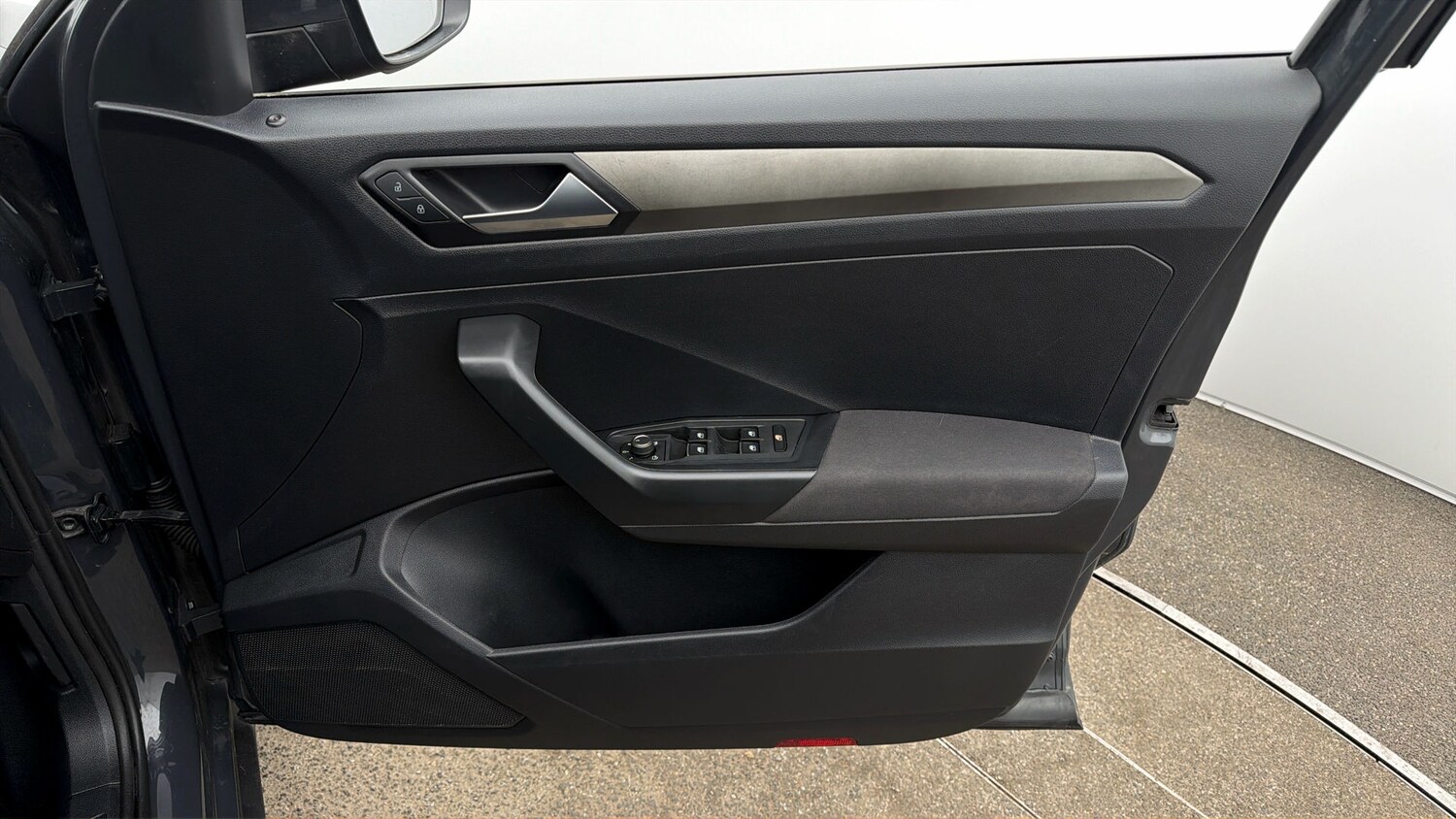 Used Volkswagen T-Roc for sale - 77917455: Photo 14