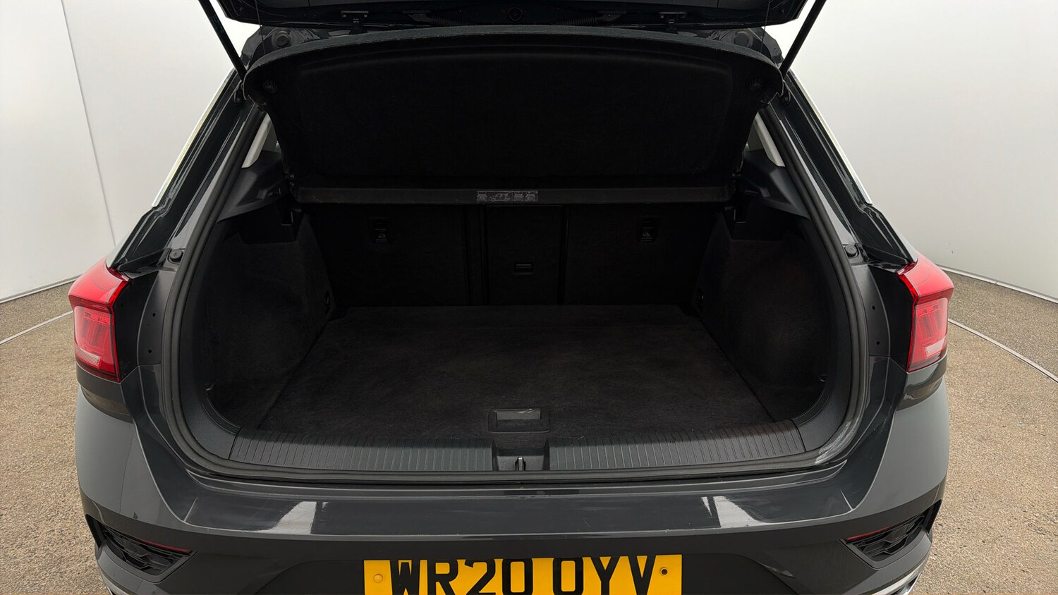 Used Volkswagen T-Roc for sale - 77917455: Photo 16