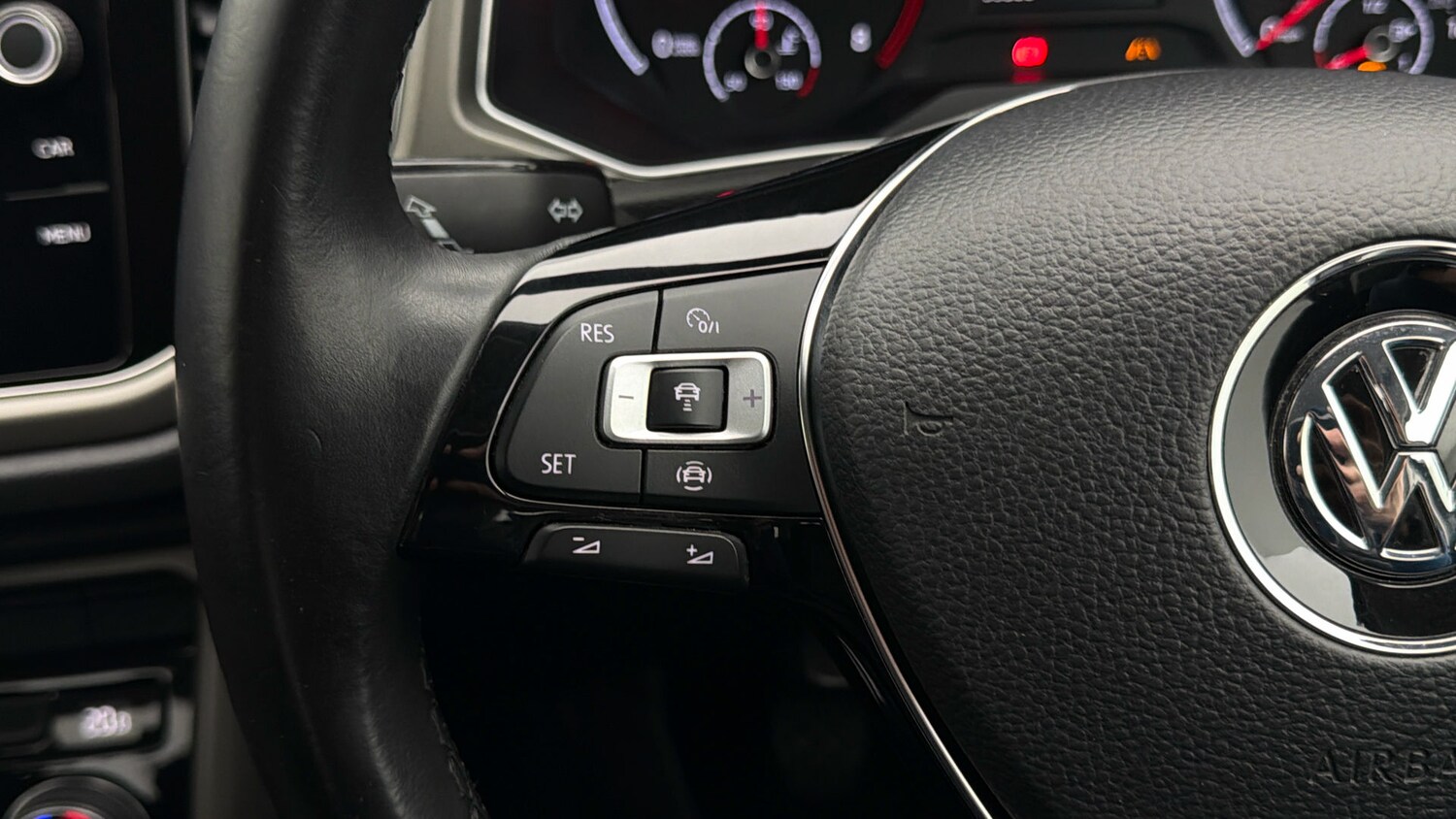 Used Volkswagen T-Roc for sale - 77917455: Photo 22