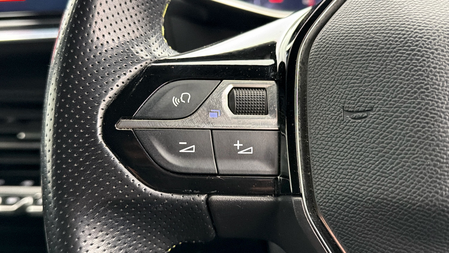 Used Peugeot 2008 2021 for sale - 78199399: Photo 23