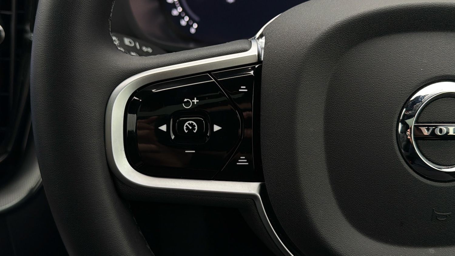 Used Volvo XC60 2025 for sale - 78040141: Photo 21