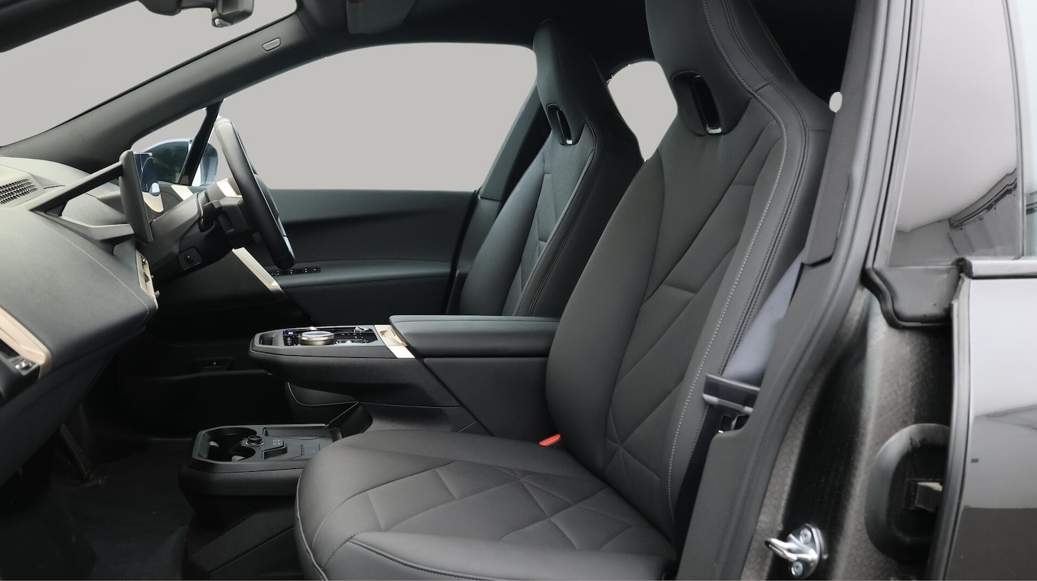 Used BMW iX 2024 for sale - 76388235: Photo 15