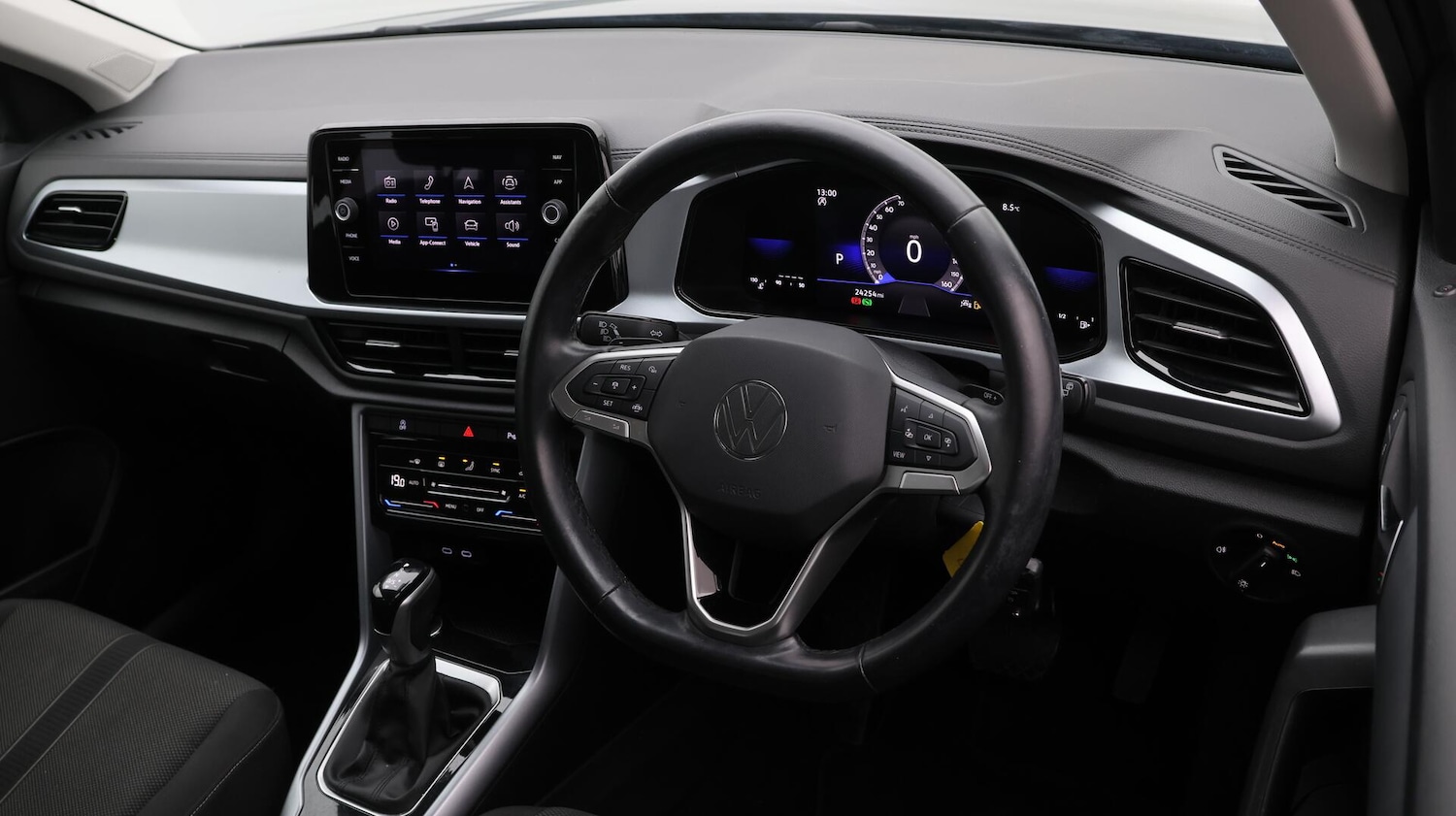 Used Volkswagen T-Roc 2022 for sale - 76689127: Photo 10