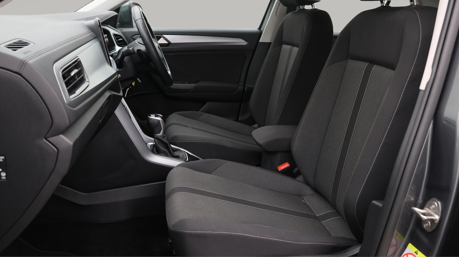 Used Volkswagen T-Roc 2022 for sale - 76689127: Photo 15