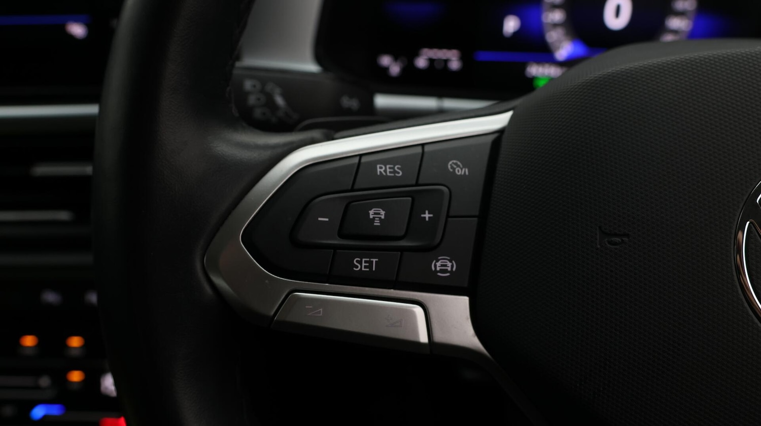 Used Volkswagen T-Roc 2022 for sale - 76689127: Photo 24