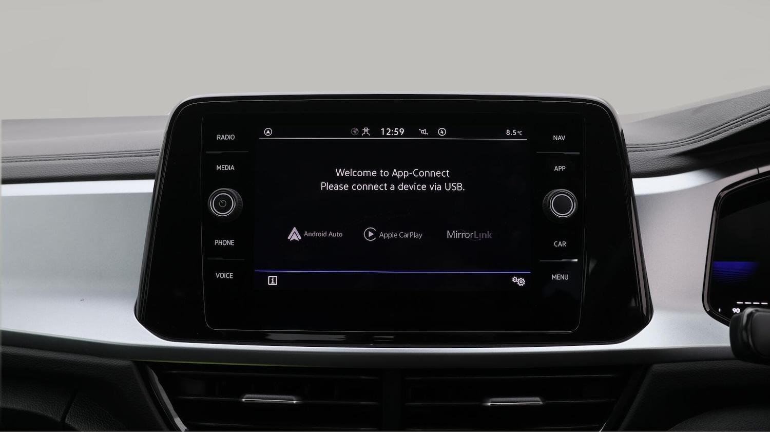 Used Volkswagen T-Roc 2022 for sale - 76689127: Photo 26