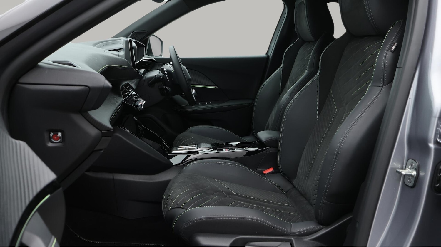 Used Peugeot 2008 2024 for sale - 76607875: Photo 15