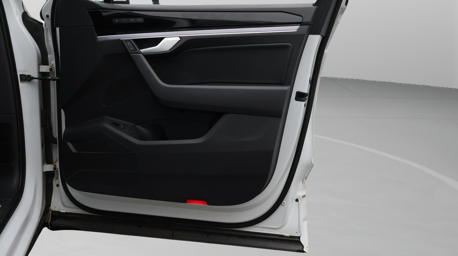 Used Volkswagen Touareg 2021 for sale - 76752894: Photo 16