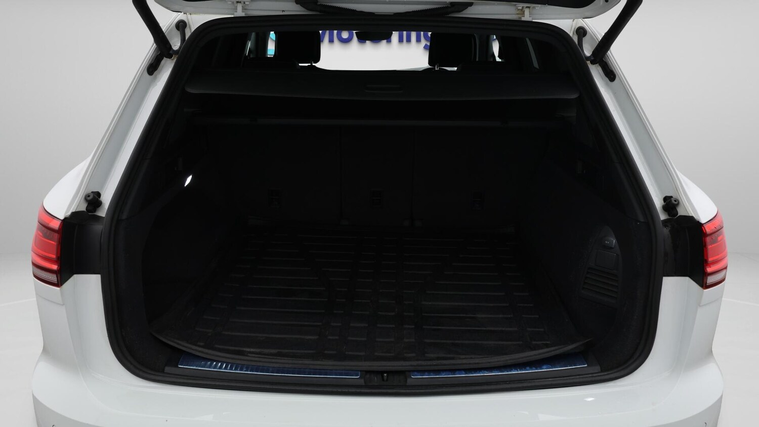 Used Volkswagen Touareg 2021 for sale - 76752894: Photo 18