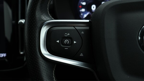 Used Volvo XC40 2020 for sale - 75670416: Photo 39