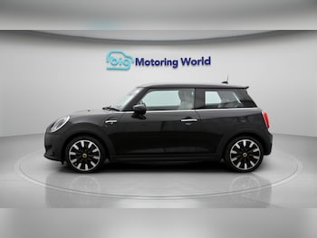 Used MINI Hatch 2023 for sale - 79205569: Photo