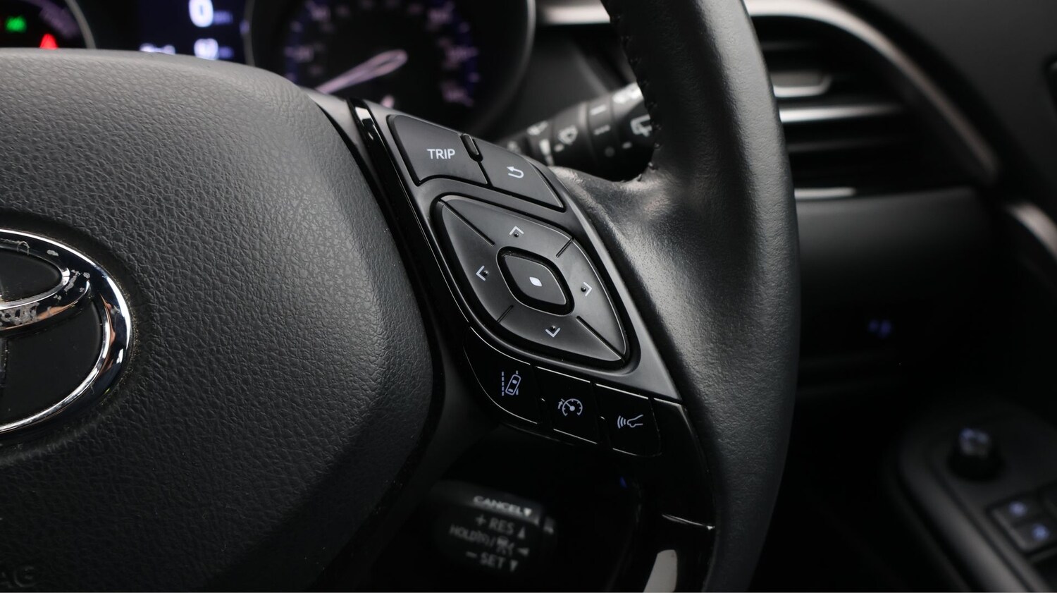 Used Toyota C-HR 2023 for sale - 77718141: Photo 24