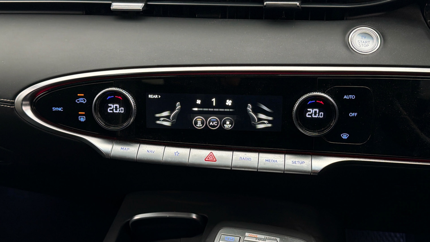 Used Genesis GV70 2023 for sale - 77878805: Photo 11