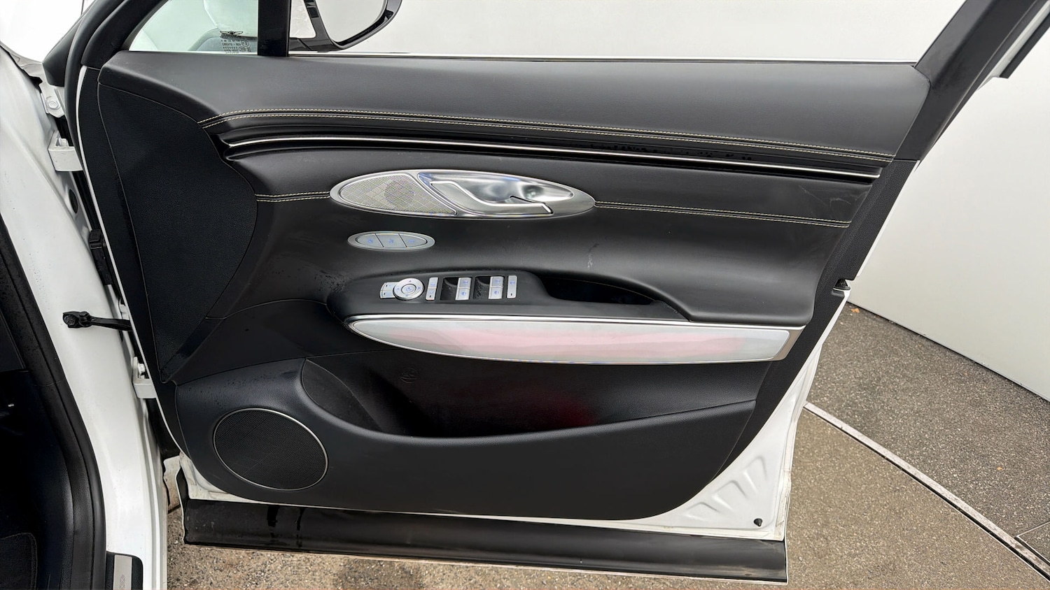 Used Genesis GV70 2023 for sale - 77878805: Photo 14