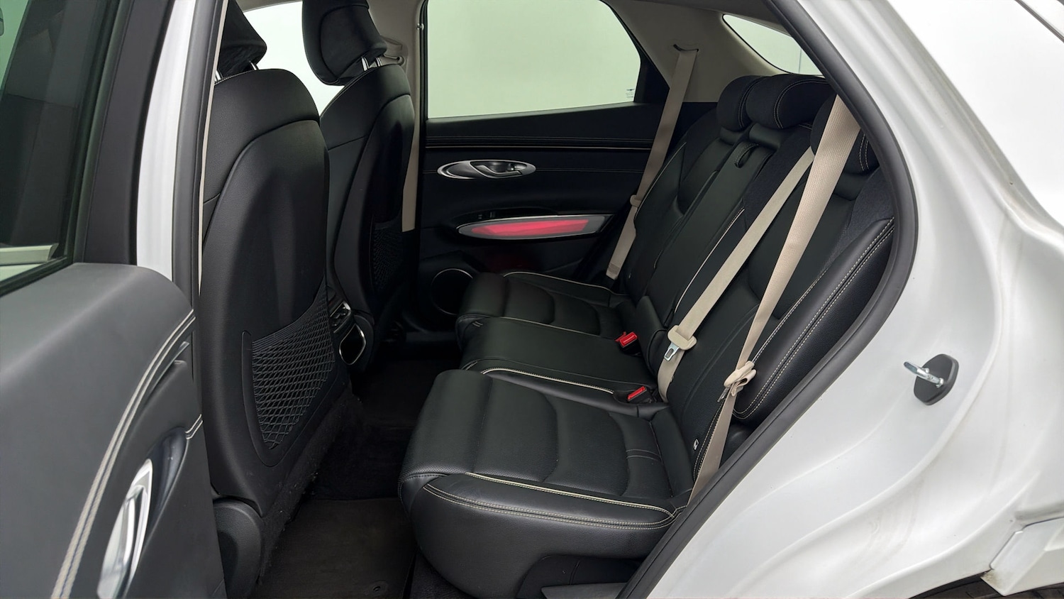 Used Genesis GV70 2023 for sale - 77878805: Photo 15